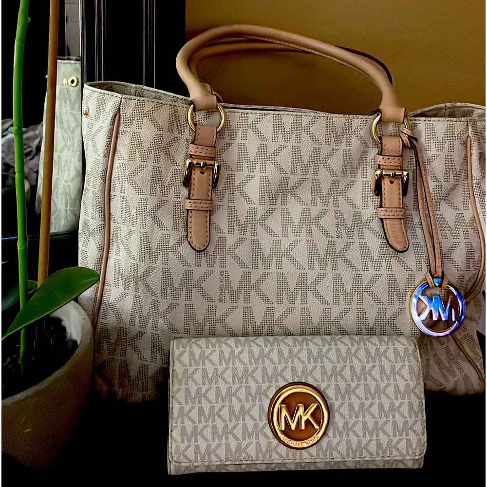 Michael Kors handbag and wallet
